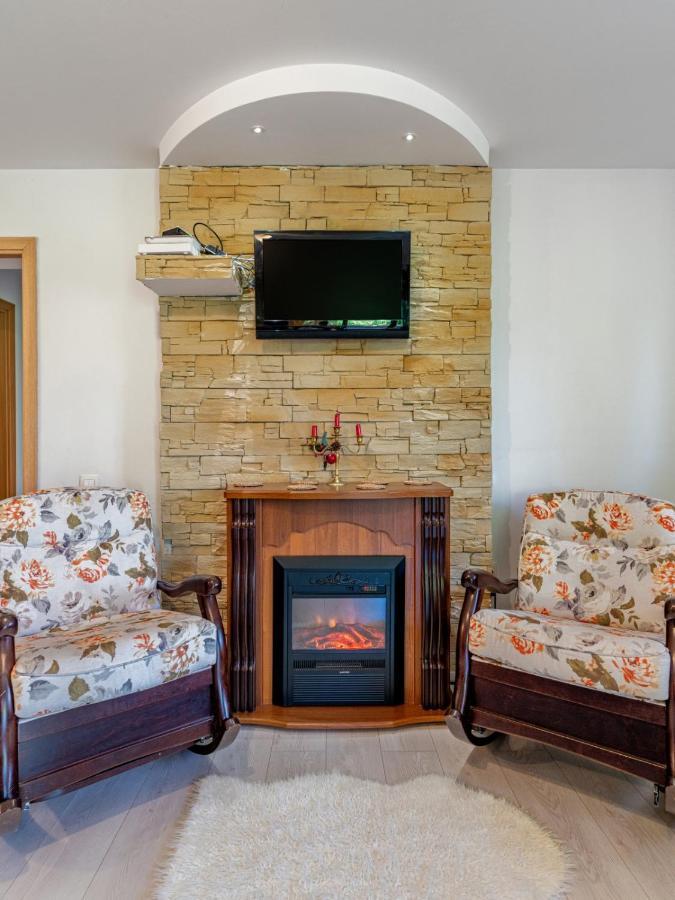 Casuta Cu Trandafiri Hotel Slănic Екстериор снимка