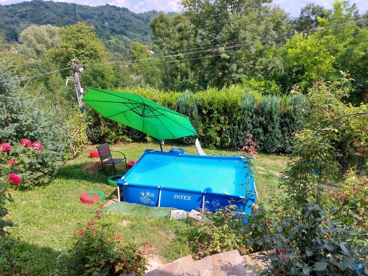 Casuta Cu Trandafiri Hotel Slănic Екстериор снимка